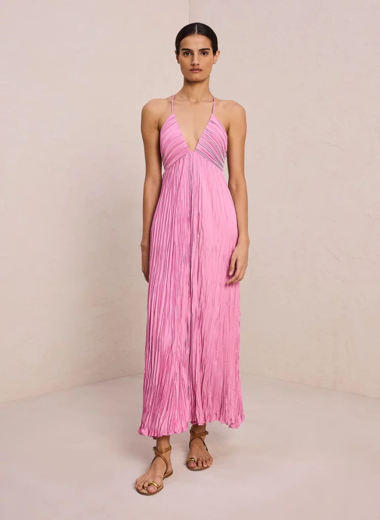https://fave.co/3okdj3C
Top 10 Fashion Color Trends to Try This Summer: “A Guide to the Hottest Shades of the Season”